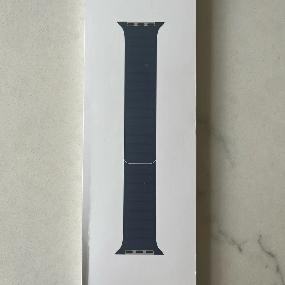 NEW 45mm Magnetic Apple Watch Link Size M/L